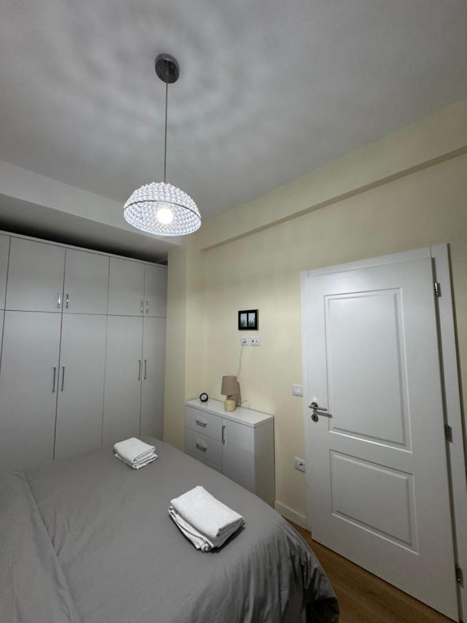 Altair Apartment Tirana Exteriör bild